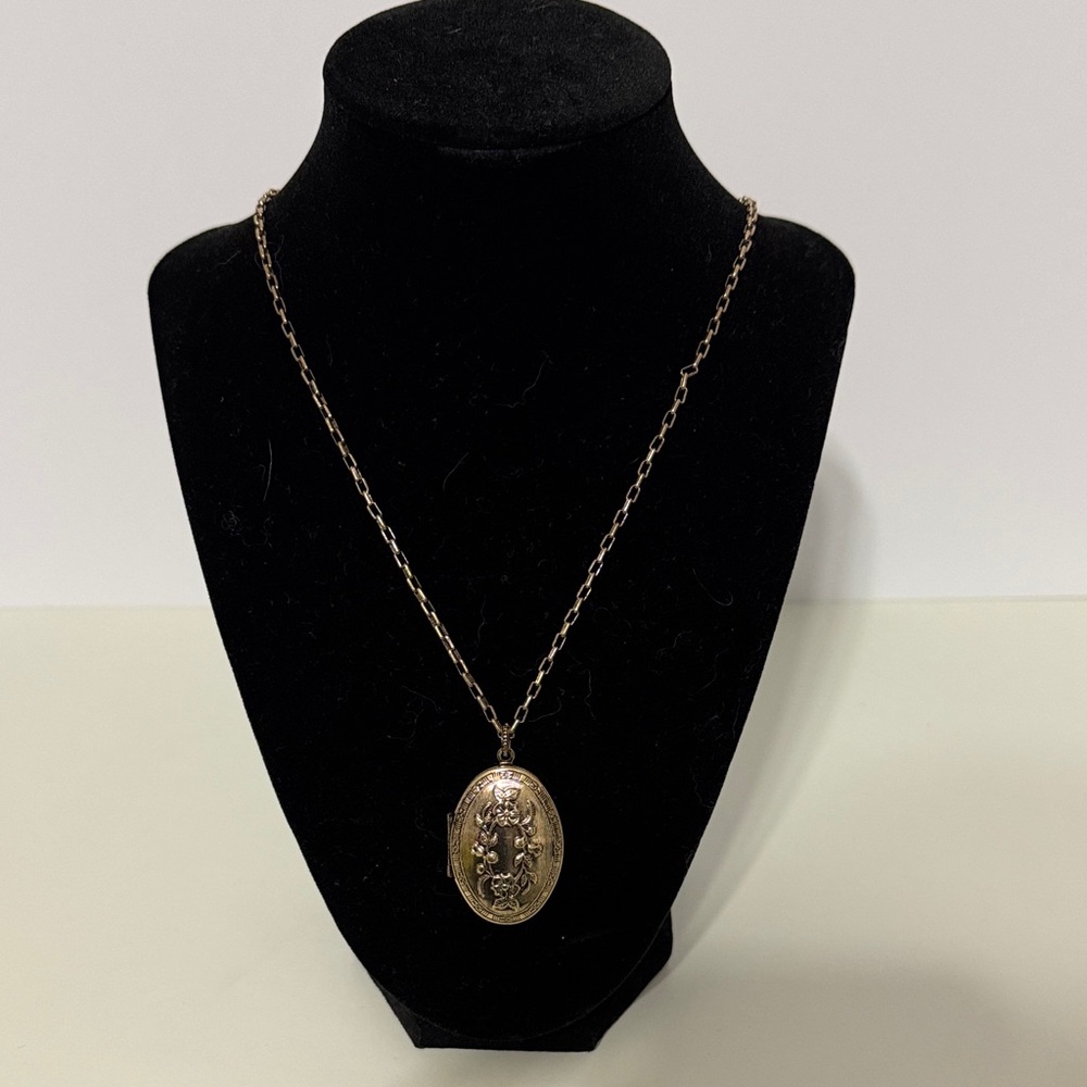 Universal Thread Gold-Tone Floral Engraved Oval Locket Necklace